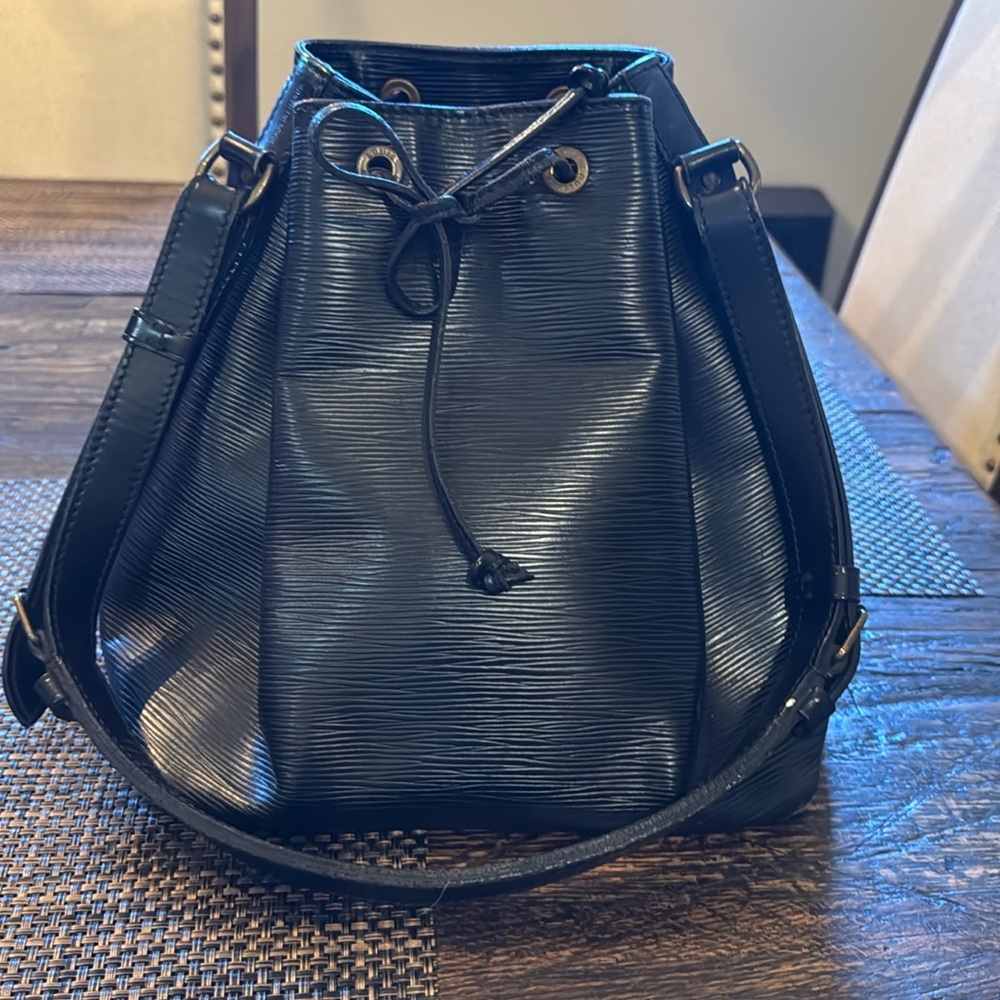 Authentic Louis Vuitton Epi Noir Drawstring Bag